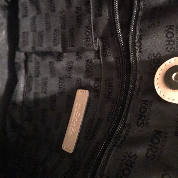 Authentic michael kors bag - Picture 4 of 4
